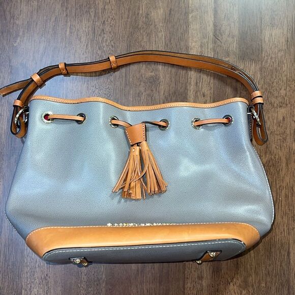 Dooney & Bourke Claremont Pebble Leather Drawstring Bucket Bag Gray Tan Tassel - Picture 8 of 9